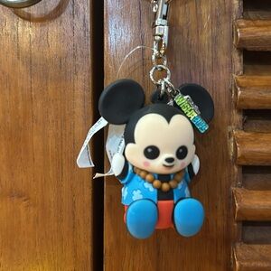 Disney Aulani - Mickey Mouse with lei.